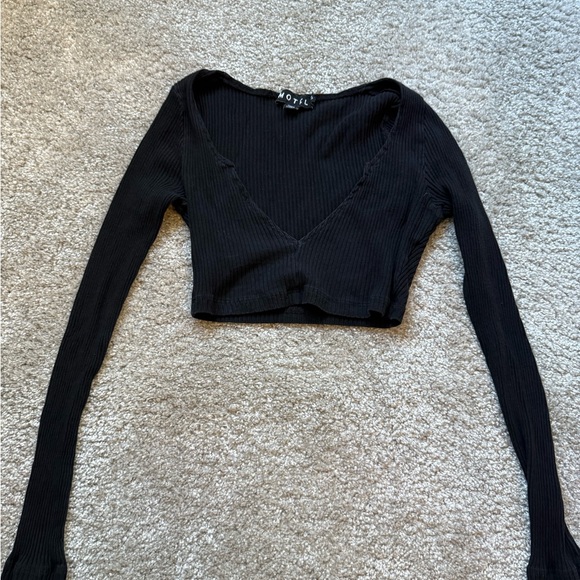 Motel Tops - Motel Black Ribbed Long Sleeve Crop Top